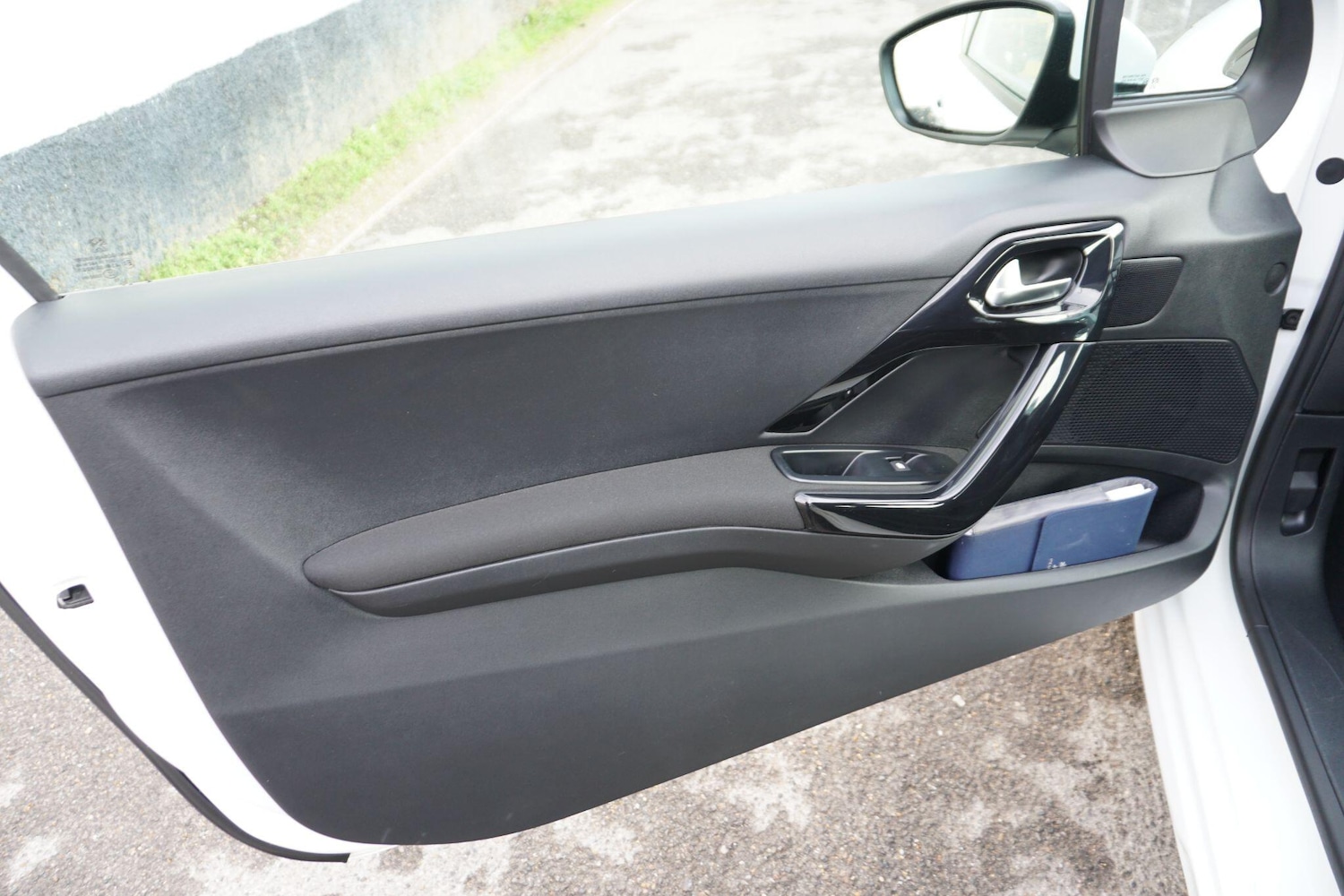 Used Peugeot 208 2015 for sale - 76550340: Photo 21