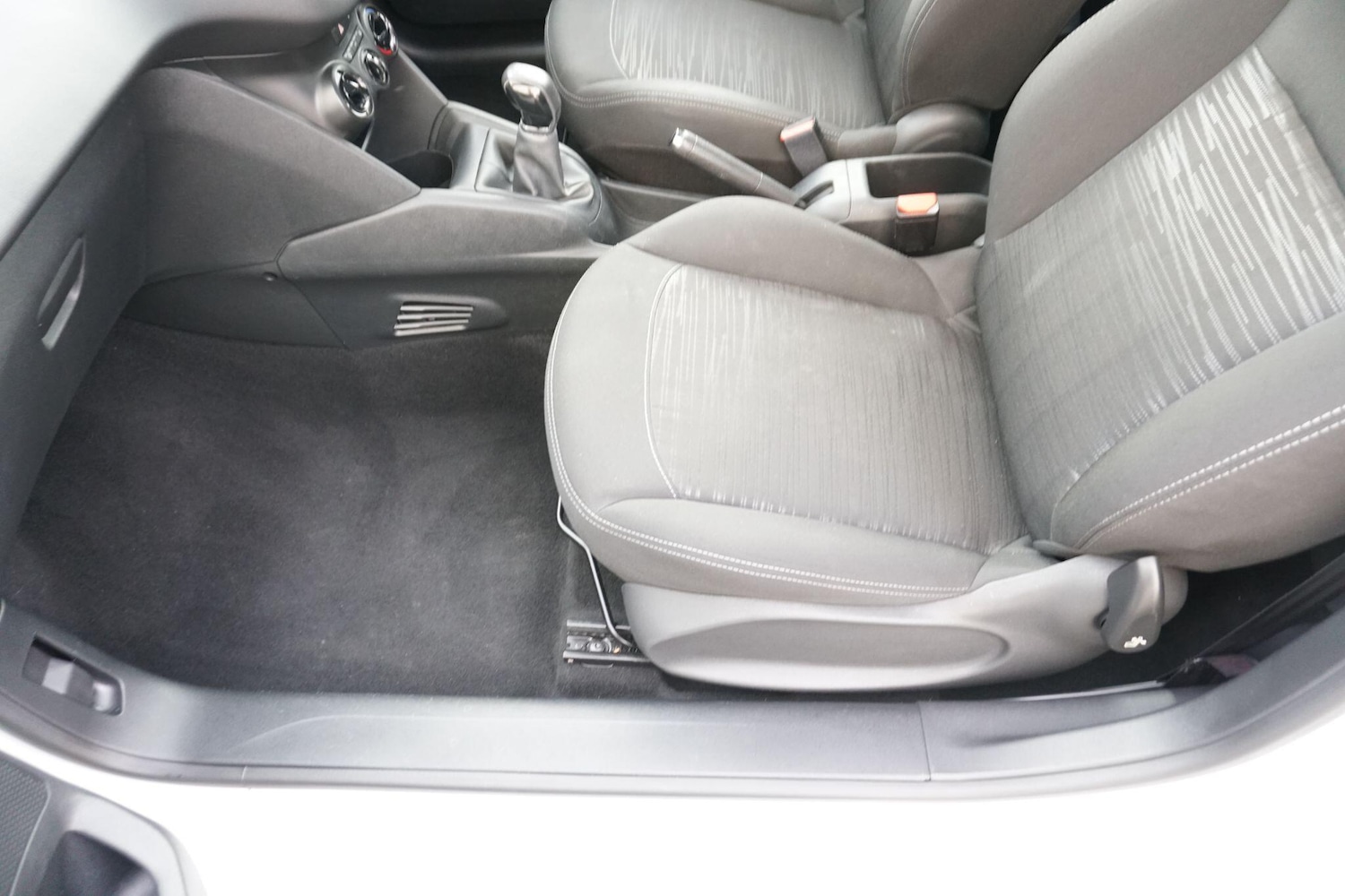 Used Peugeot 208 2015 for sale - 76550340: Photo 39