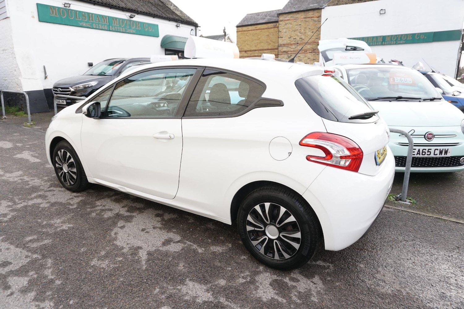 Used Peugeot 208 2015 for sale - 76550340: Photo 4