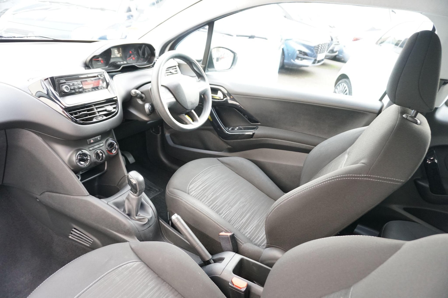 Used Peugeot 208 2015 for sale - 76550340: Photo 46
