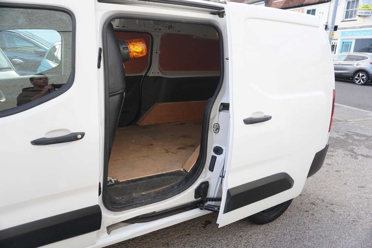 Used Peugeot Partner 2023 for sale - 76990075: Photo 38