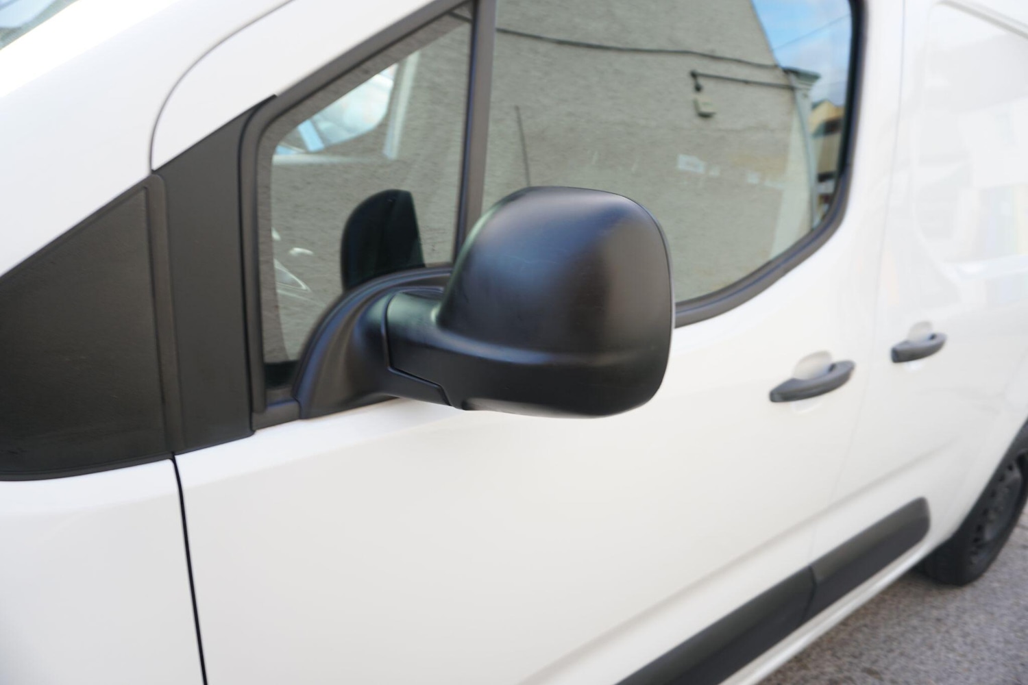 Used Peugeot Partner 2023 for sale - 76990075: Photo 42