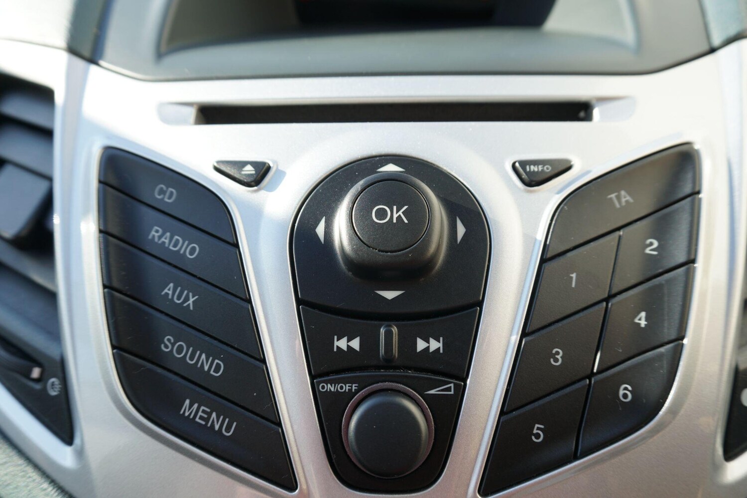 Used Ford Fiesta 2009 for sale - 77939835: Photo 29