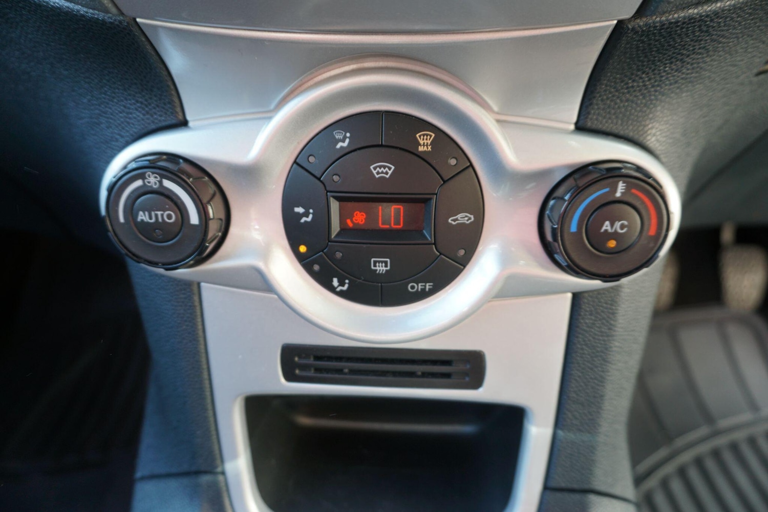 Used Ford Fiesta 2009 for sale - 77939835: Photo 51