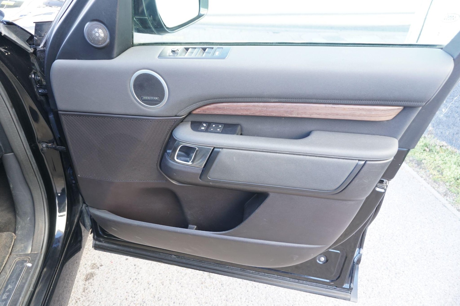 Used Land Rover Discovery 2019 for sale - 76990650: Photo 34