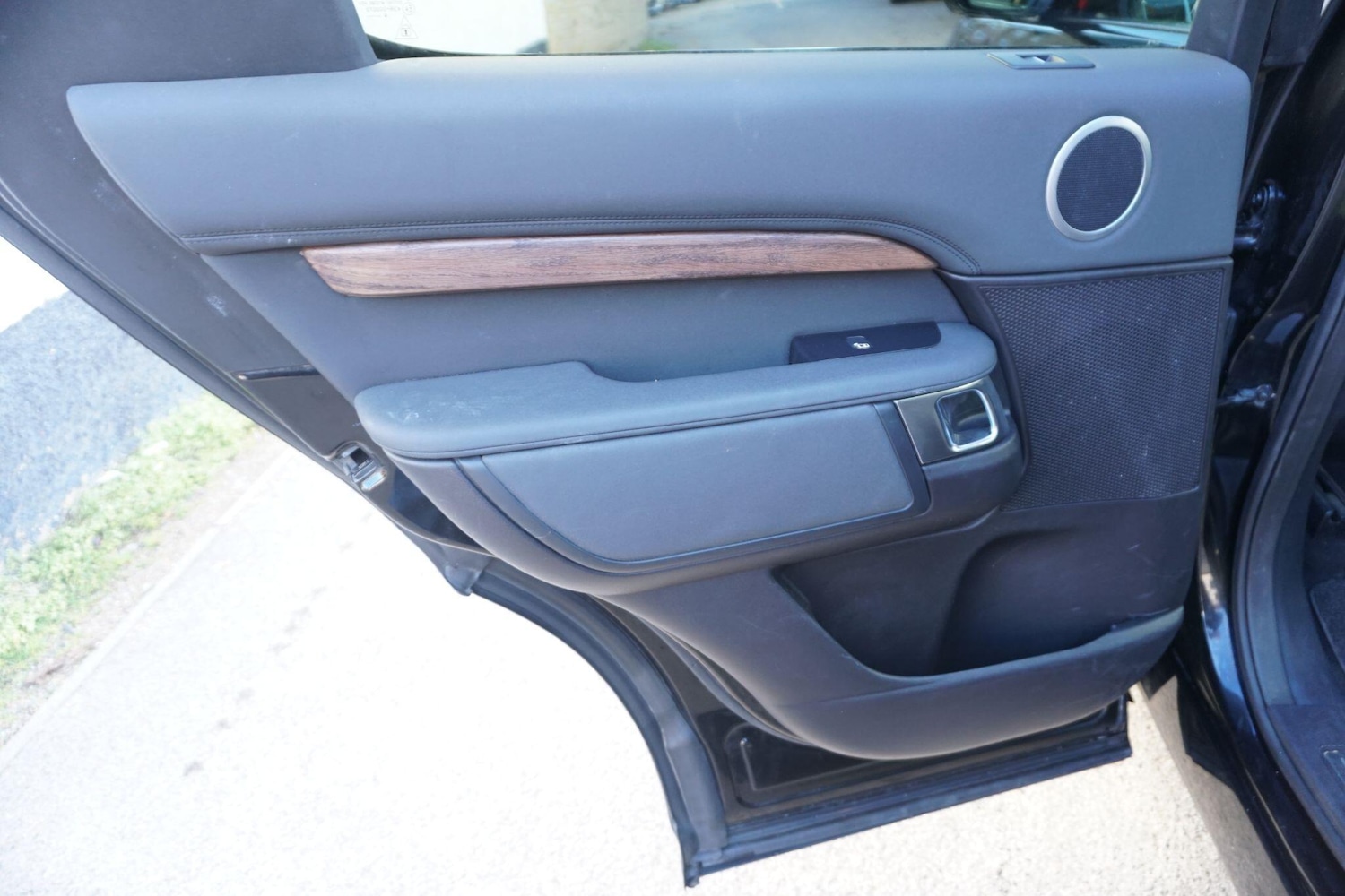 Used Land Rover Discovery 2019 for sale - 76990650: Photo 36