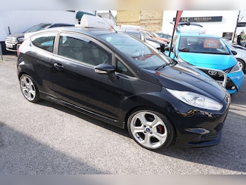 Used Ford Fiesta 2016 for sale - 79540307: Photo