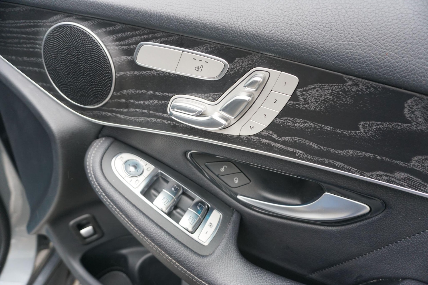 Used Mercedes-Benz GLC 2019 for sale - 77611672: Photo 37