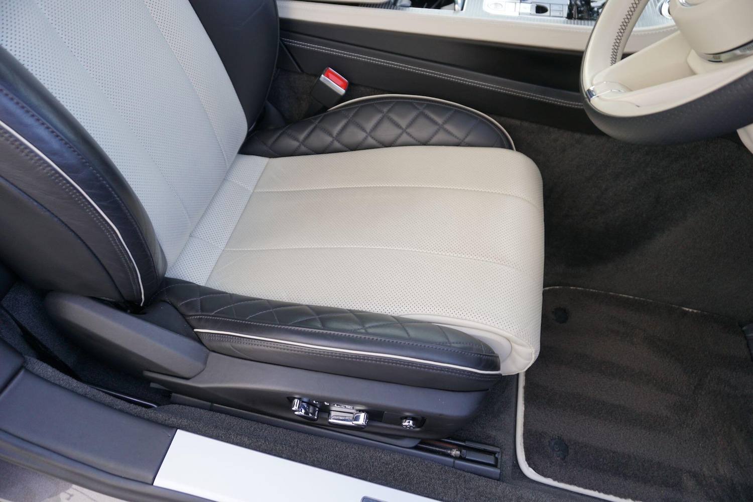 Used Bentley Continental 2022 for sale - 77238132: Photo 25