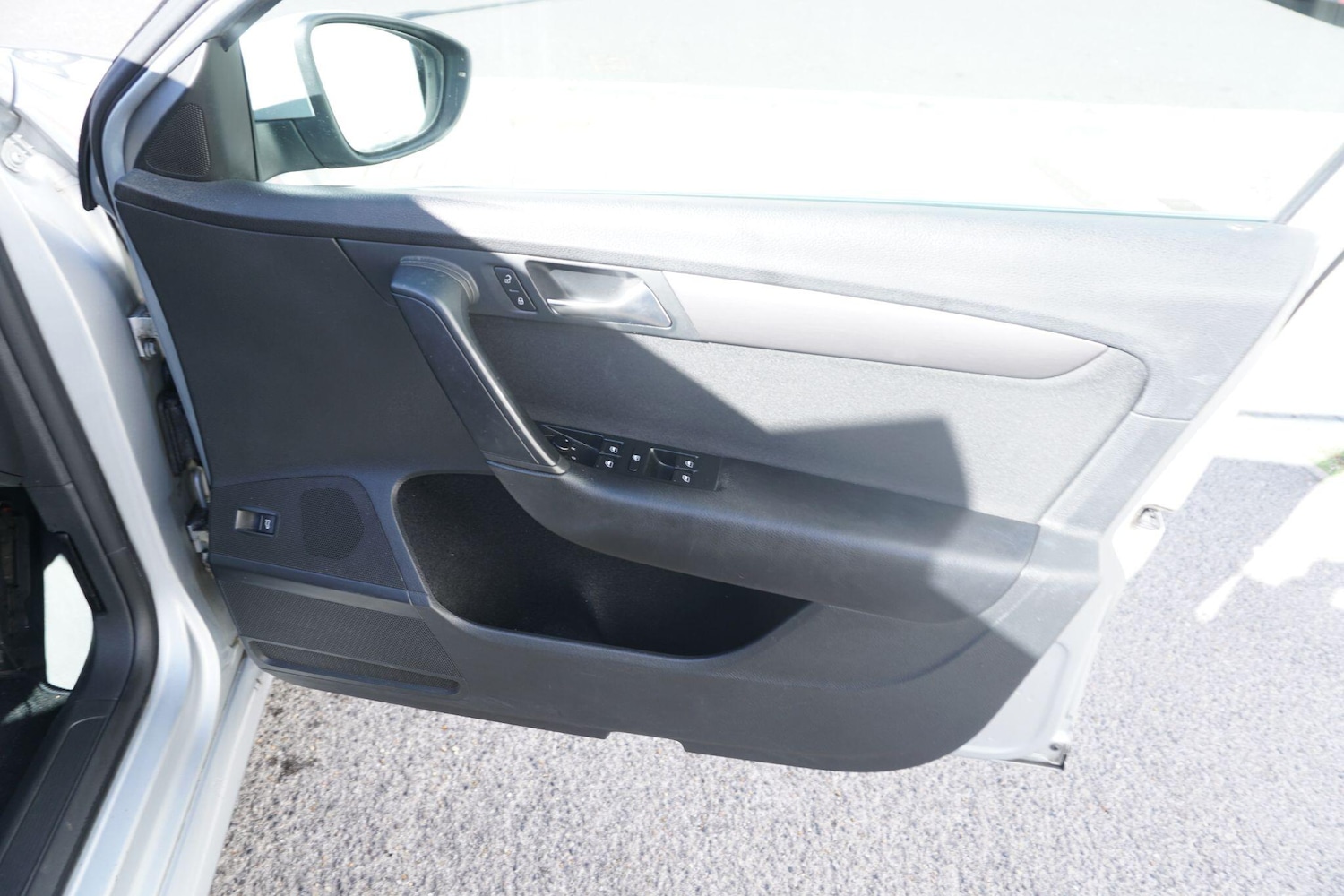 Used Volkswagen Passat 2011 for sale - 76175609: Photo 33