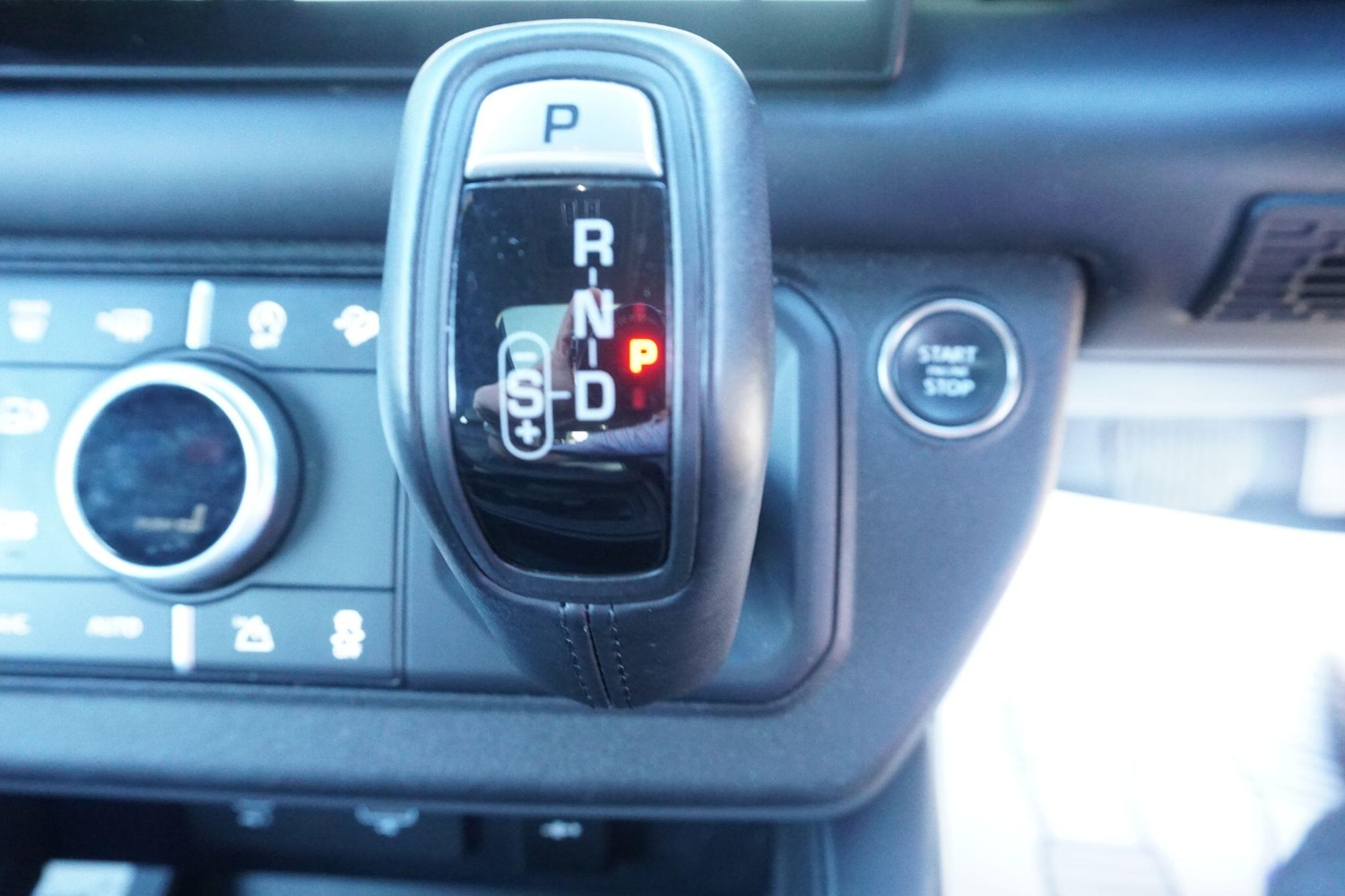 Used Land Rover Defender 2023 for sale - 78063019: Photo 11