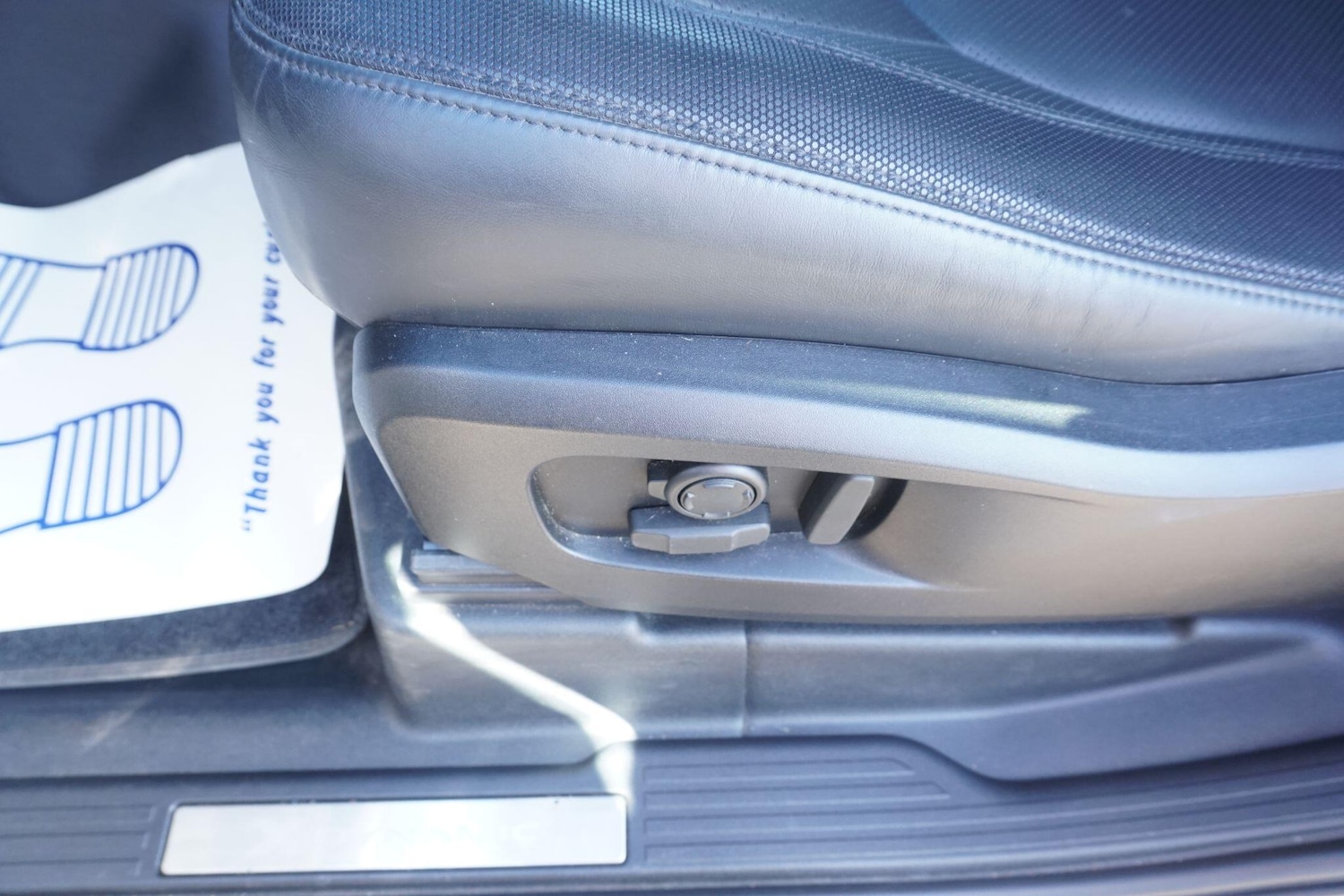 Used Land Rover Defender 2023 for sale - 78063019: Photo 16