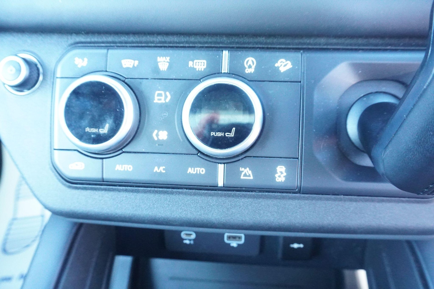 Used Land Rover Defender 2023 for sale - 78063019: Photo 20