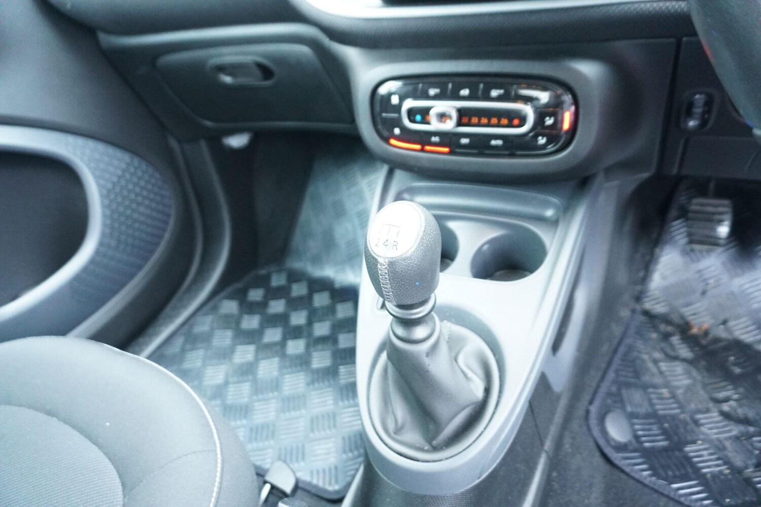 Used smart fortwo 2017 for sale - 76166510: Photo 15