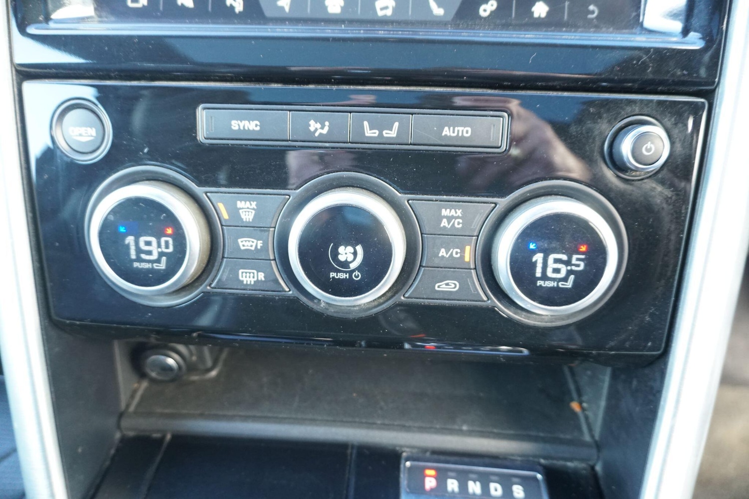 Used Land Rover Discovery 2019 for sale - 76592286: Photo 31