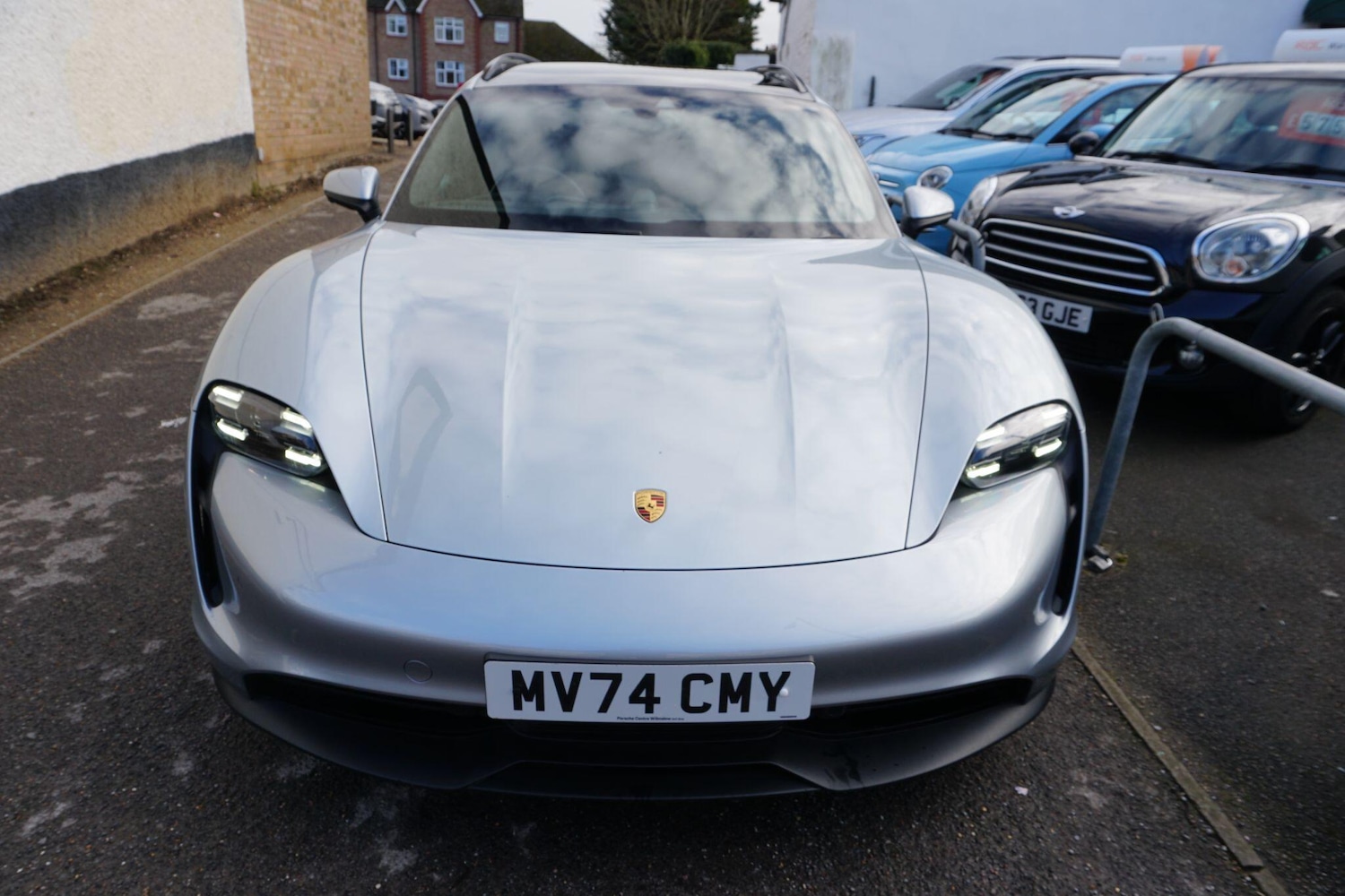 Used Porsche Taycan 2024 for sale - 77386845: Photo 2