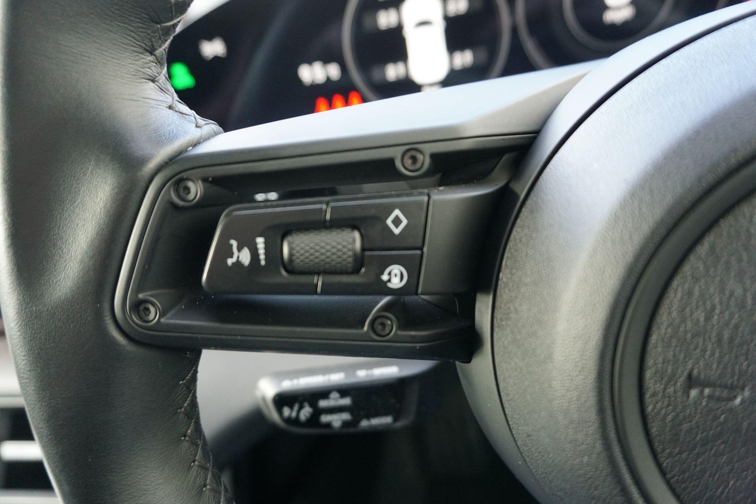 Used Porsche Taycan 2024 for sale - 77386845: Photo 26