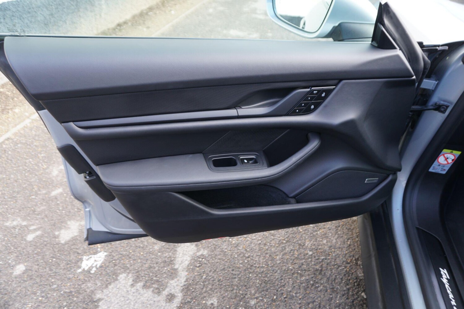 Used Porsche Taycan 2024 for sale - 77386845: Photo 32