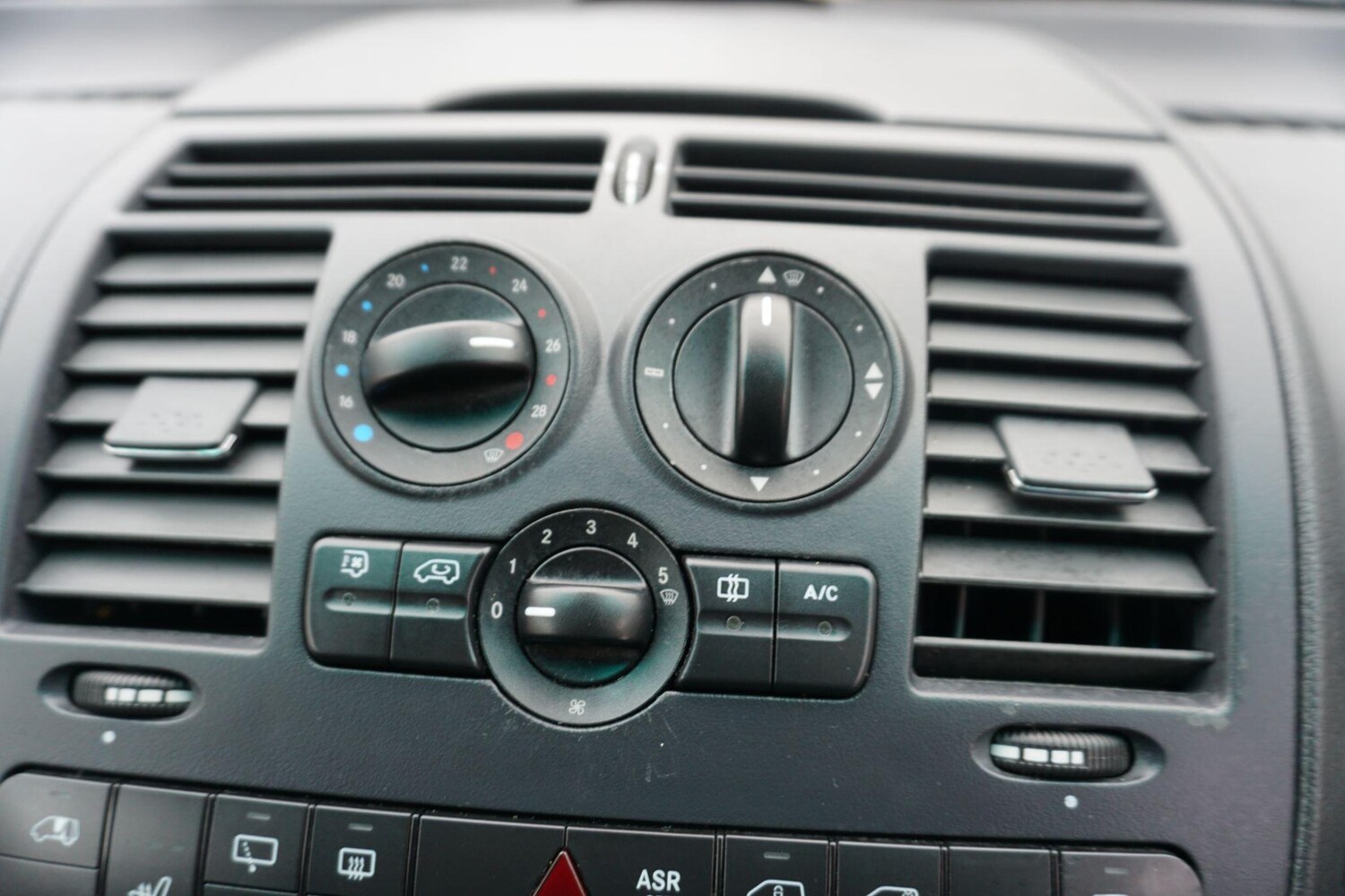 Used Mercedes-Benz Viano 2014 for sale - 77753345: Photo 15