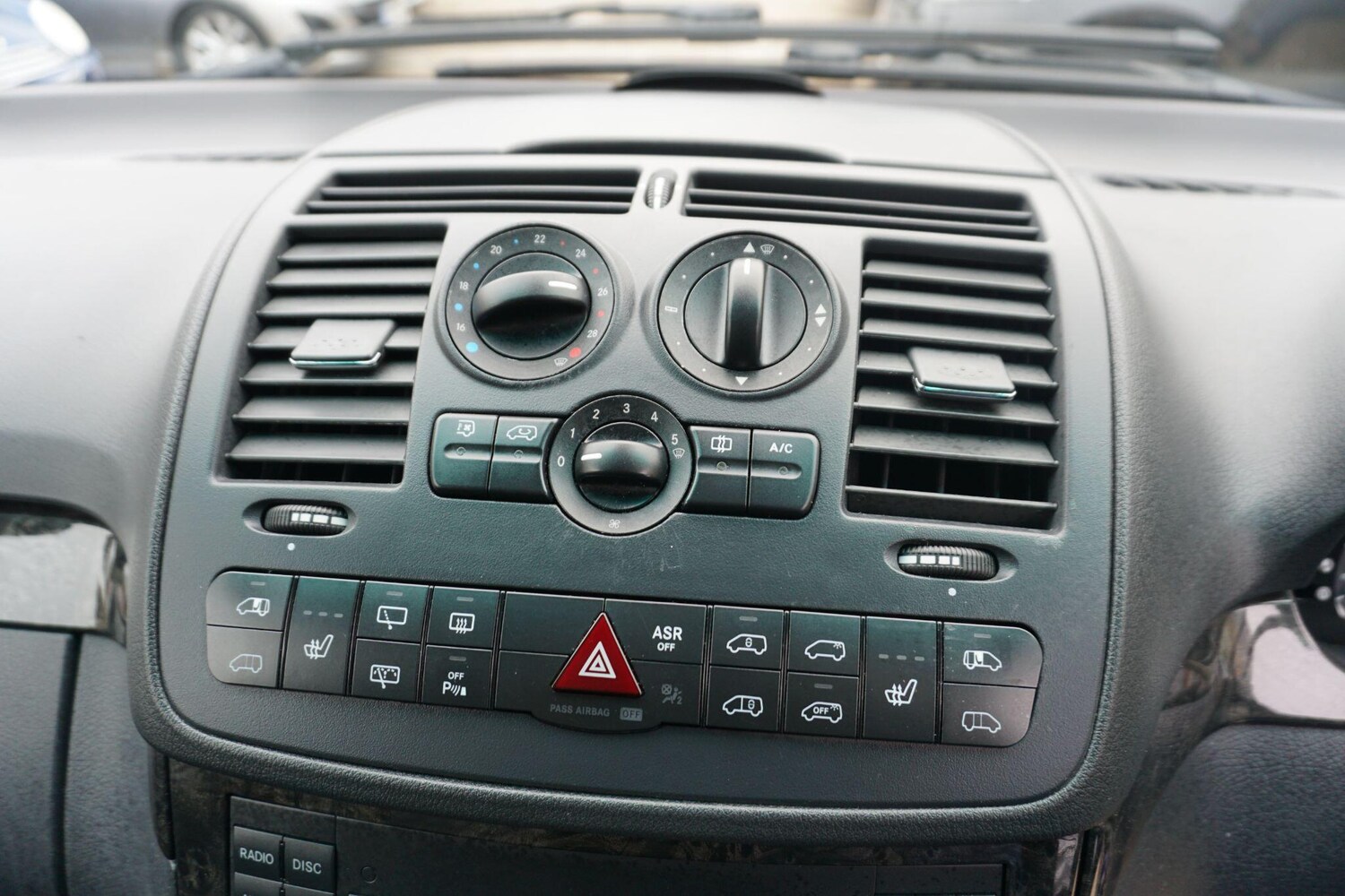 Used Mercedes-Benz Viano 2014 for sale - 77753345: Photo 28