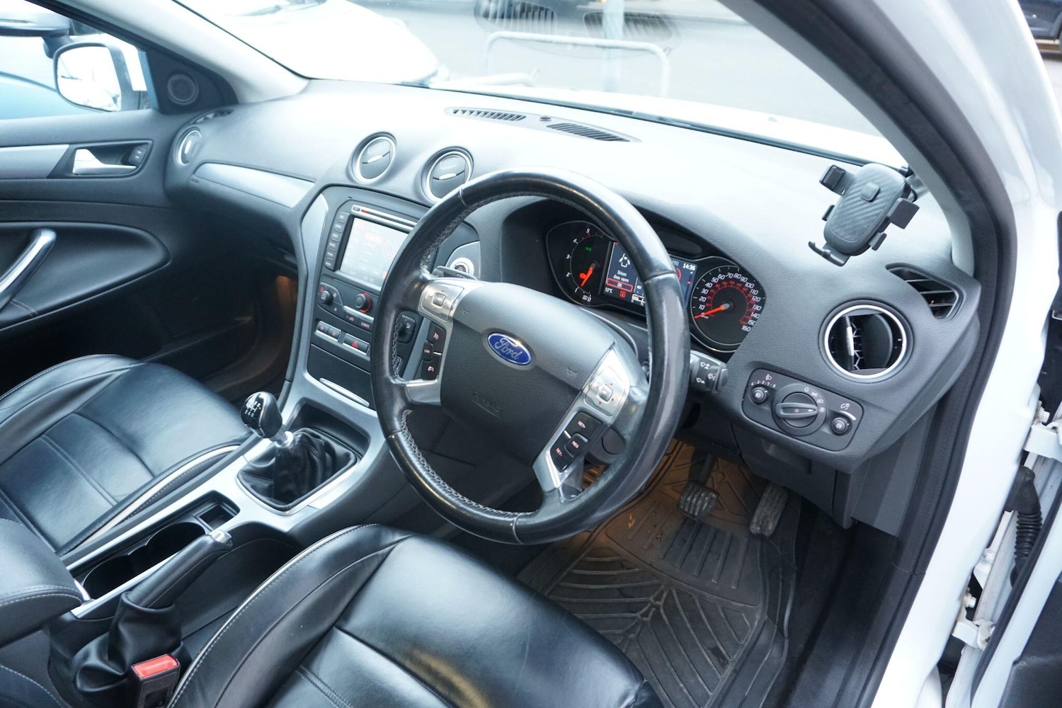 Used Ford Mondeo 2014 for sale - 76964884: Photo 14