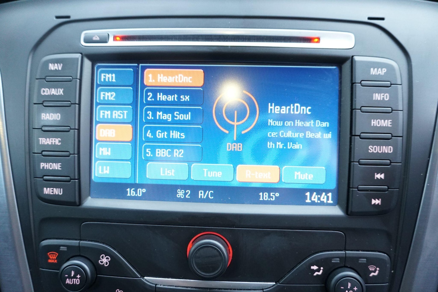 Used Ford Mondeo 2014 for sale - 76964884: Photo 42