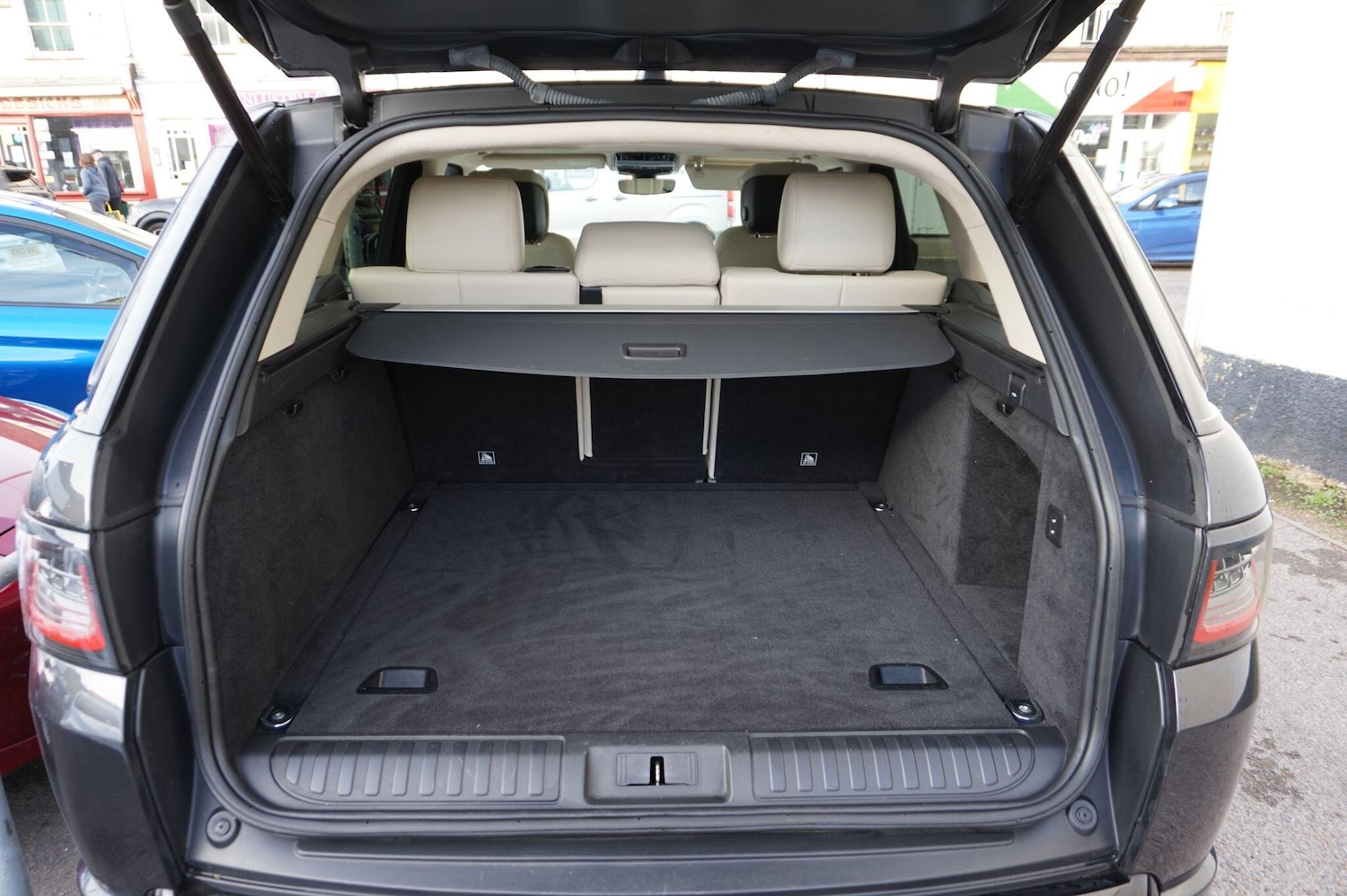 Used Land Rover Range Rover Sport 2018 for sale - 76175249: Photo 2