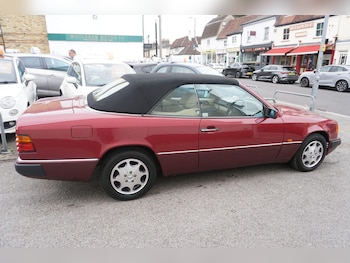 Used Mercedes-Benz 320 1993 for sale - 75401063: Photo