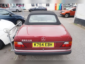 Used Mercedes-Benz 320 1993 for sale - 75401063: Photo