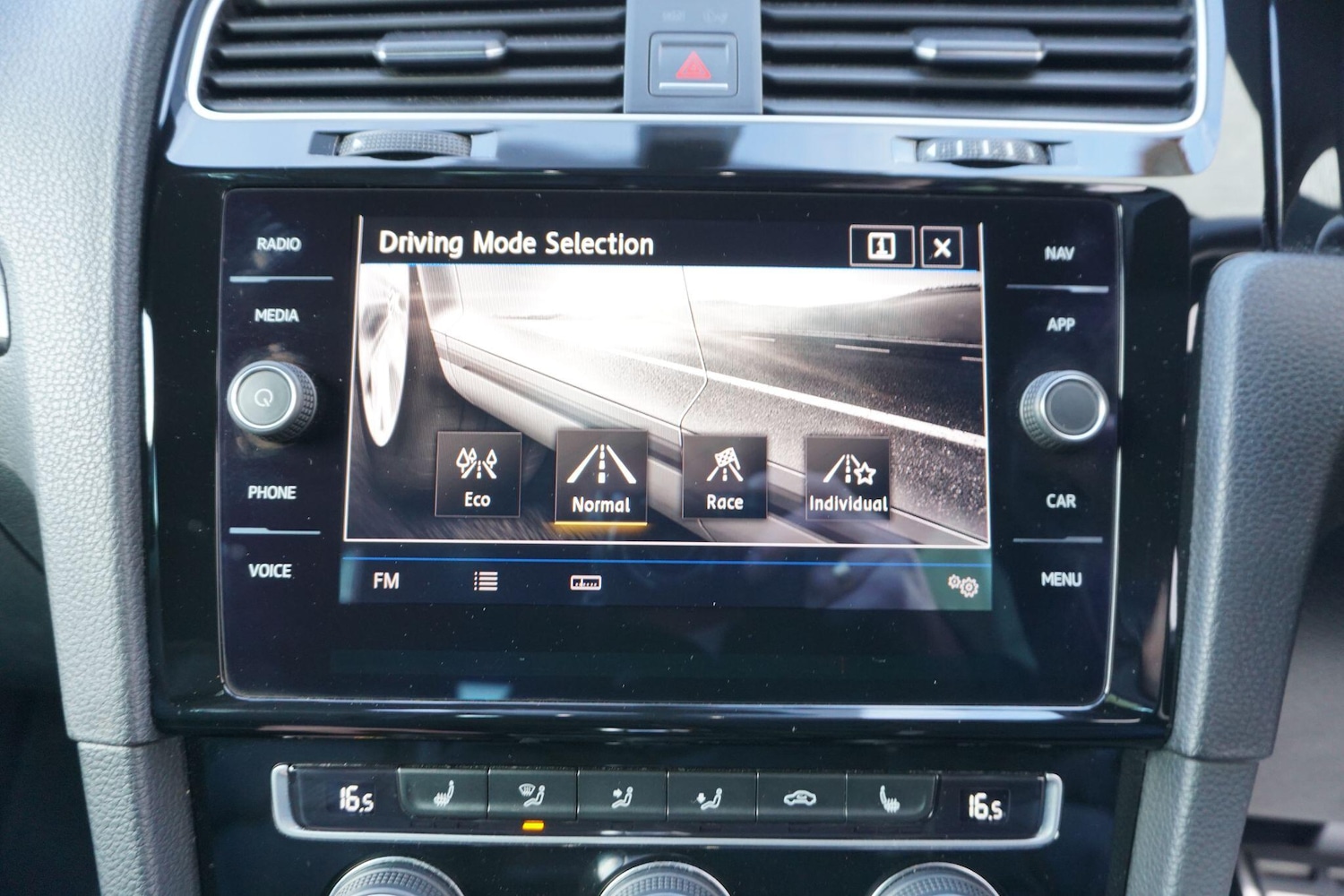 Used Volkswagen Golf 2018 for sale - 77237794: Photo 45