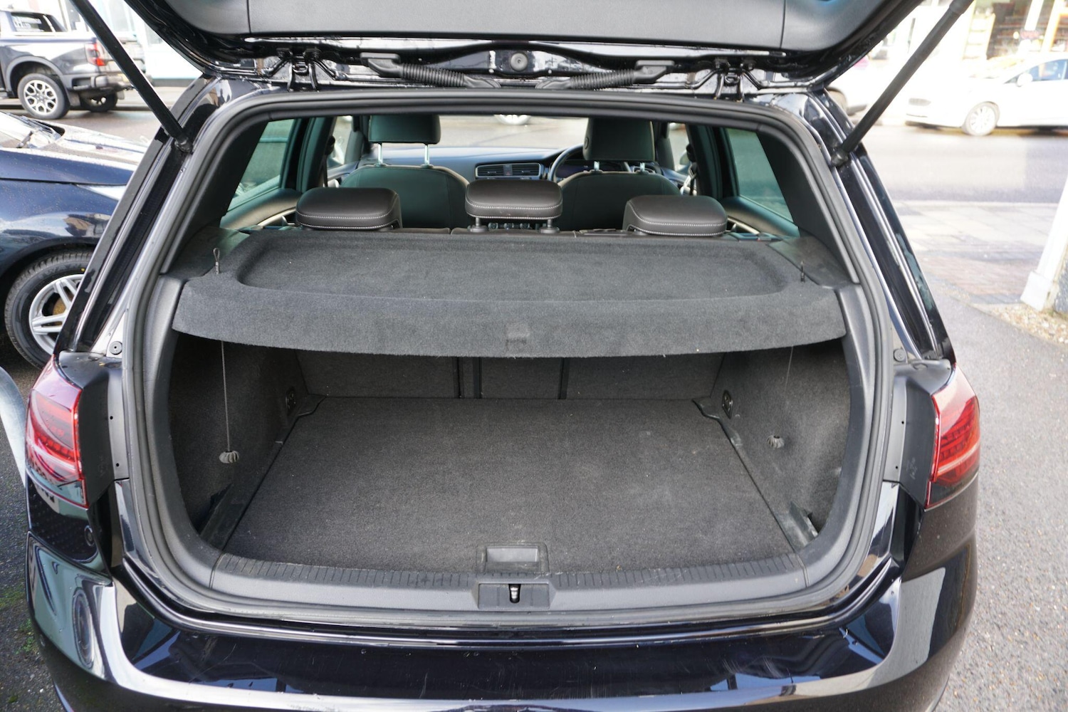 Used Volkswagen Golf 2018 for sale - 77237794: Photo 58