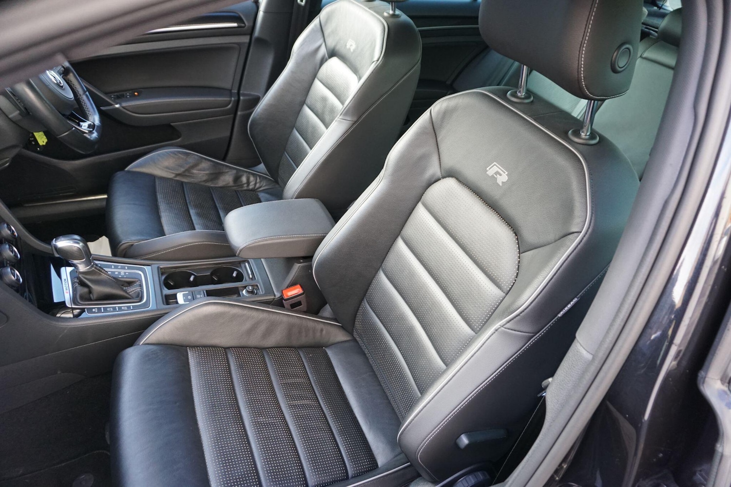 Used Volkswagen Golf 2018 for sale - 77237794: Photo 60