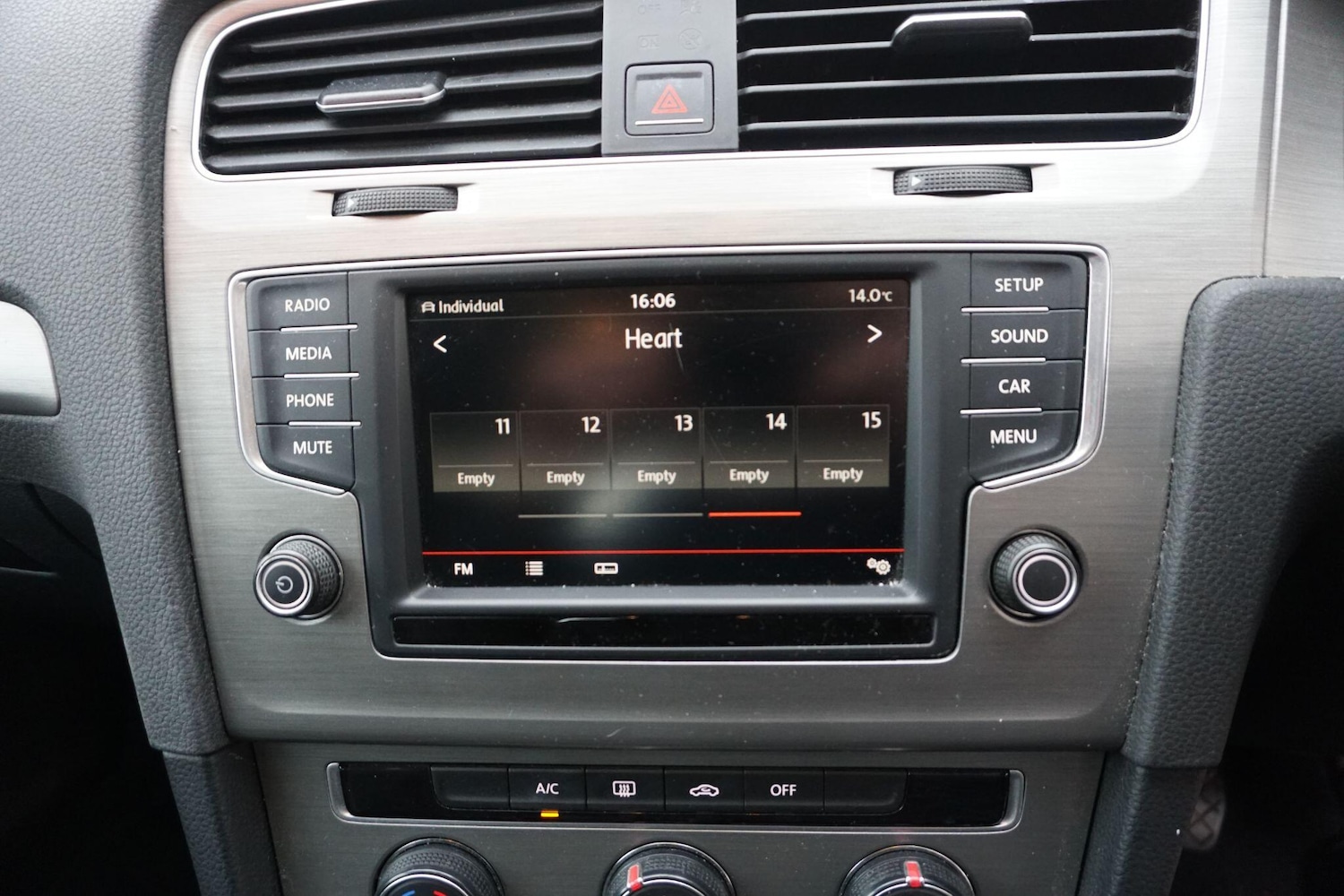 Used Volkswagen Golf 2015 for sale - 77633739: Photo 29