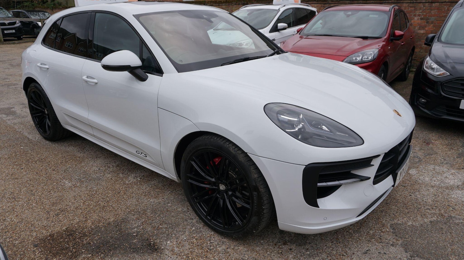 Used Porsche Macan 2021 for sale - 76457423: Photo 1