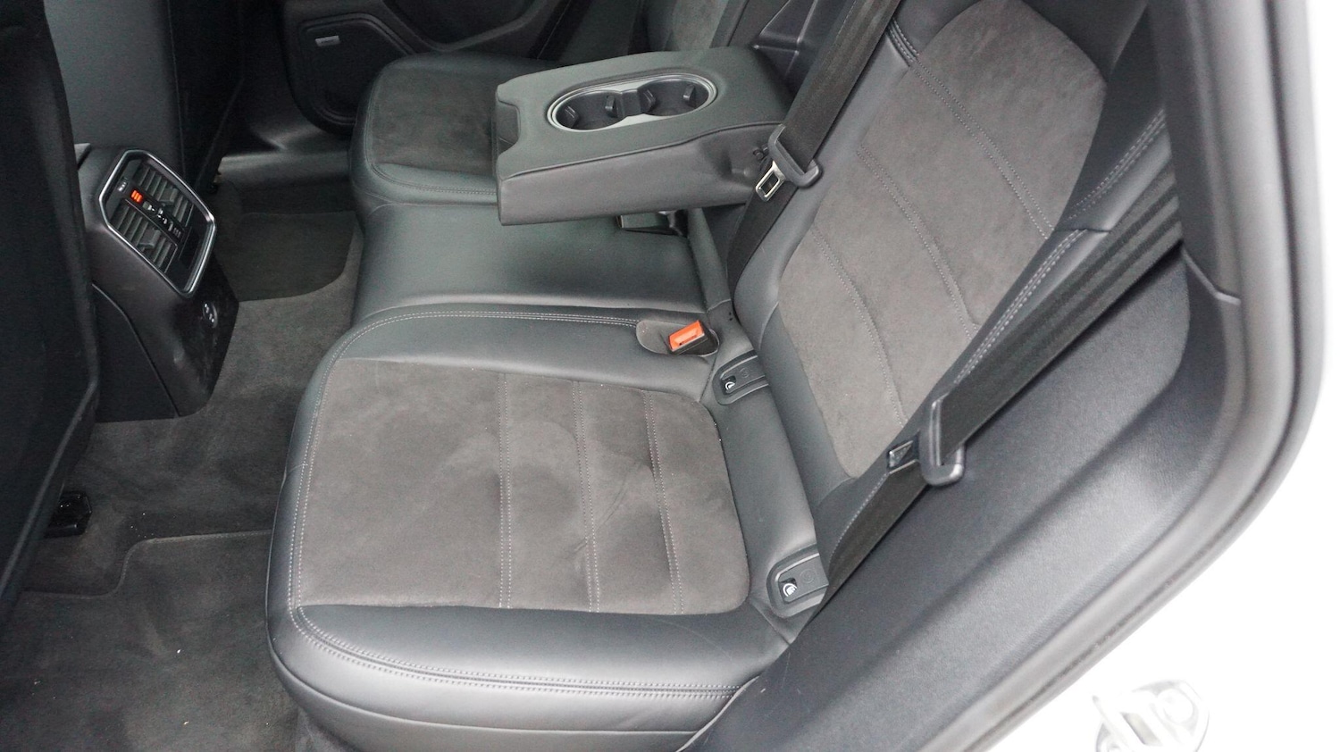 Used Porsche Macan 2021 for sale - 76457423: Photo 12