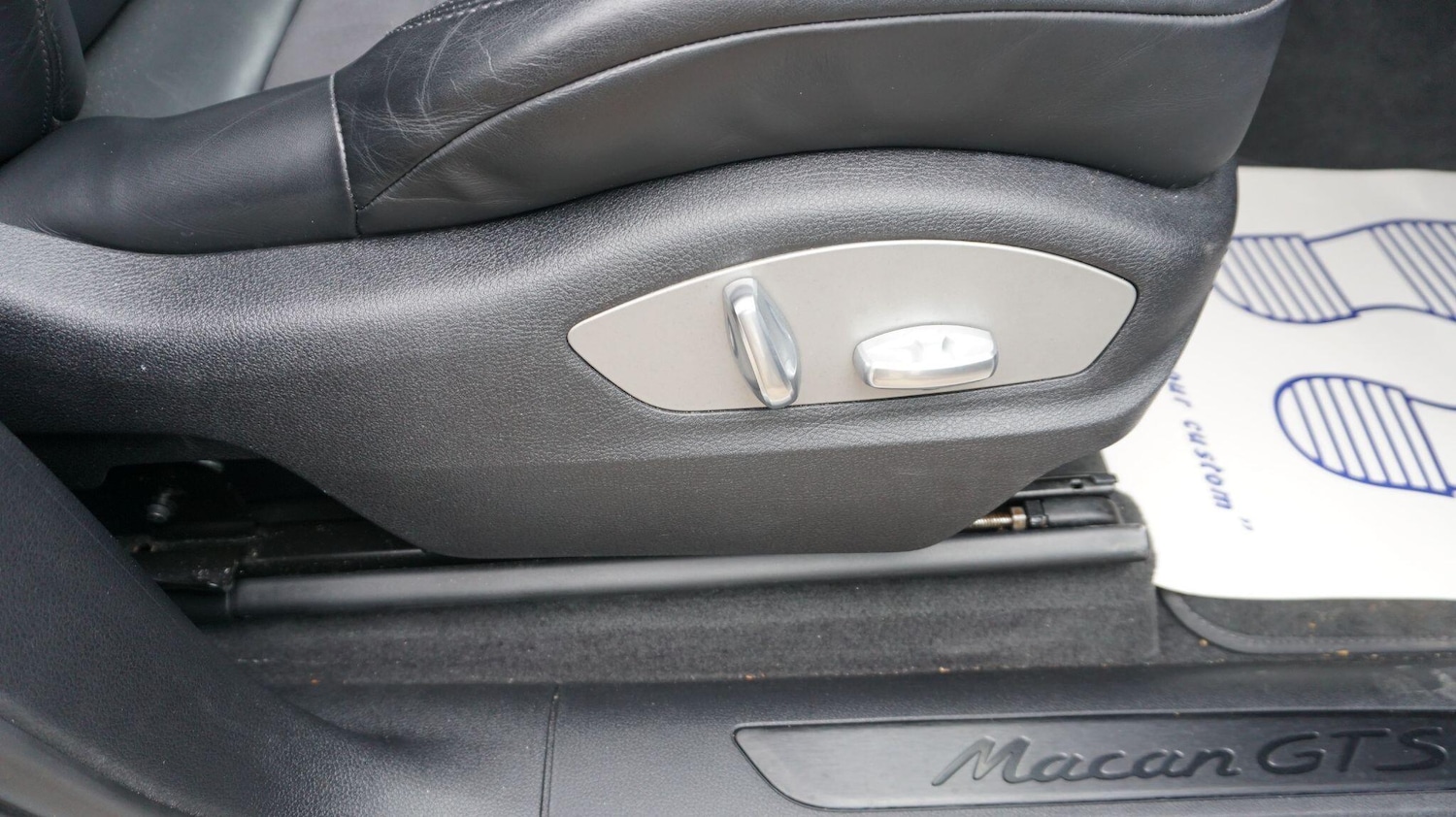 Used Porsche Macan 2021 for sale - 76457423: Photo 38