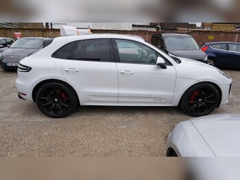 Used Porsche Macan 2021 for sale - 76457423: Photo