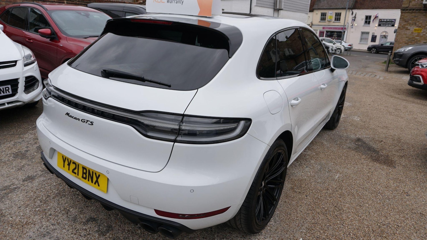 Used Porsche Macan 2021 for sale - 76457423: Photo 6