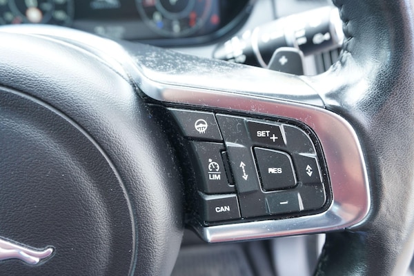 Used Jaguar E-Pace 2018 for sale - 75670144: Photo 29