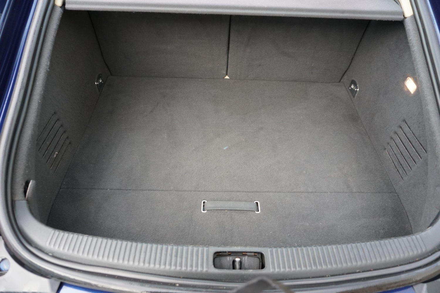 Used Audi TT 2011 for sale - 77440284: Photo 45