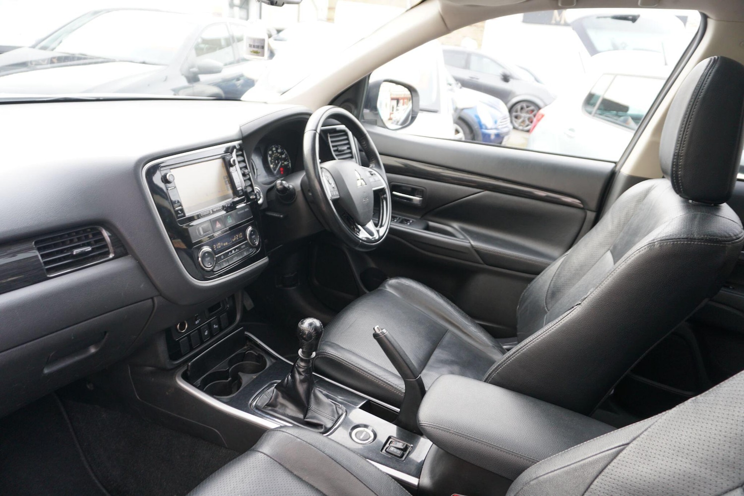 Used Mitsubishi Outlander 2017 for sale - 77598992: Photo 11