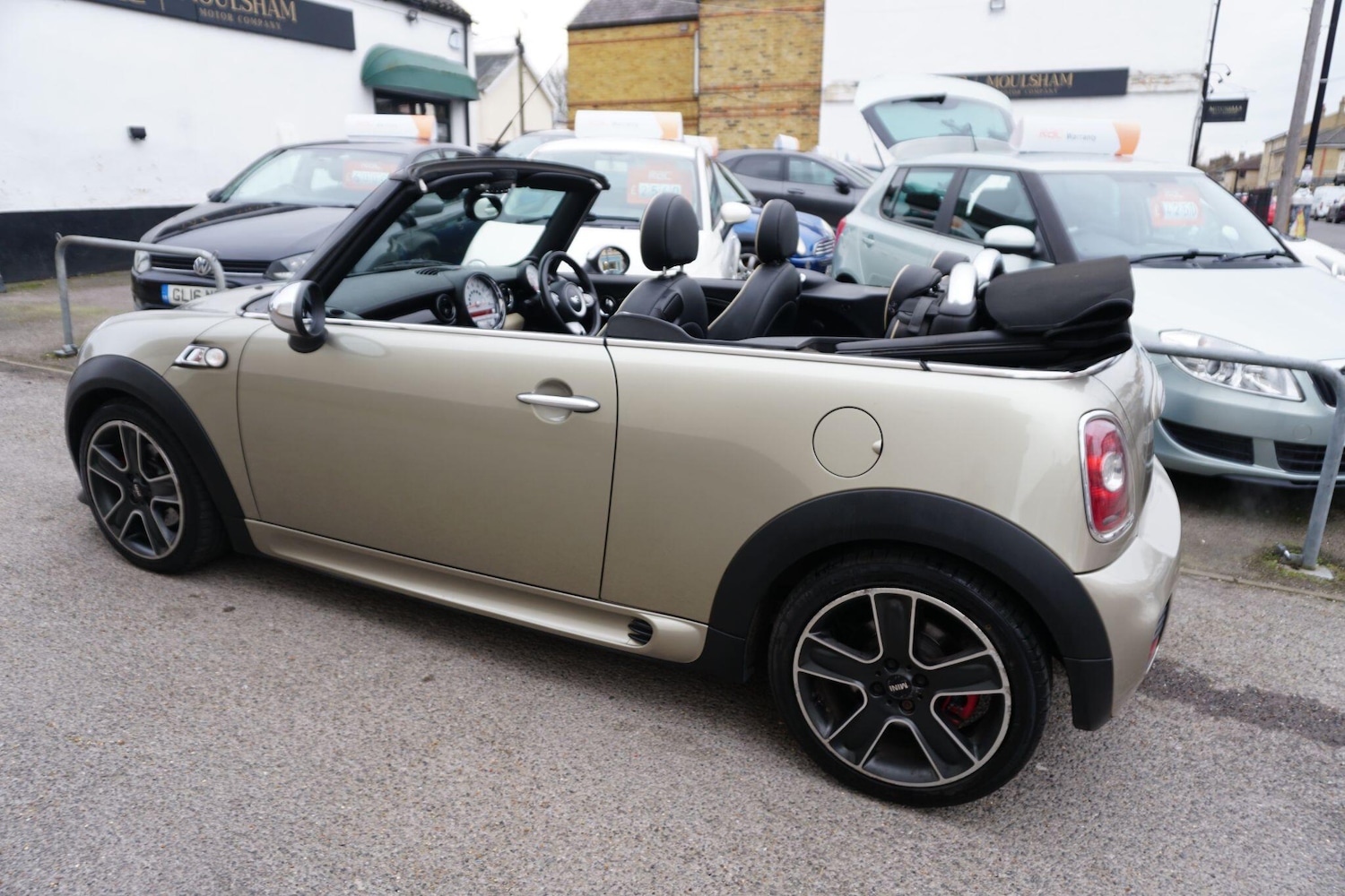 Used MINI Convertible 2009 for sale - 77598089: Photo 11