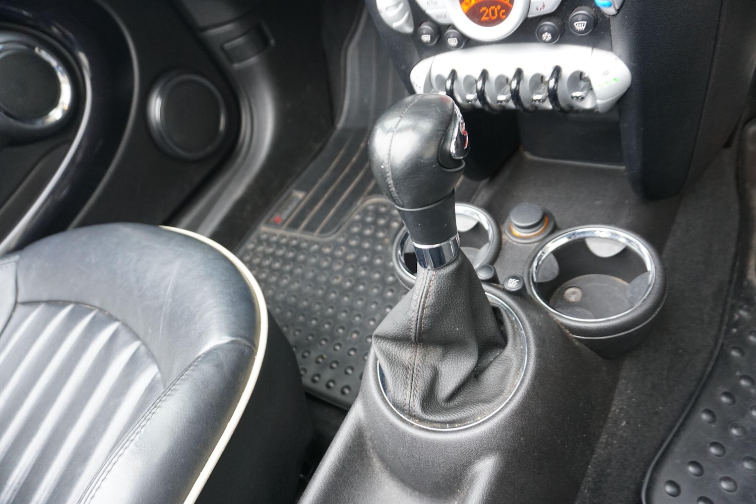 Used MINI Convertible 2009 for sale - 77598089: Photo 19