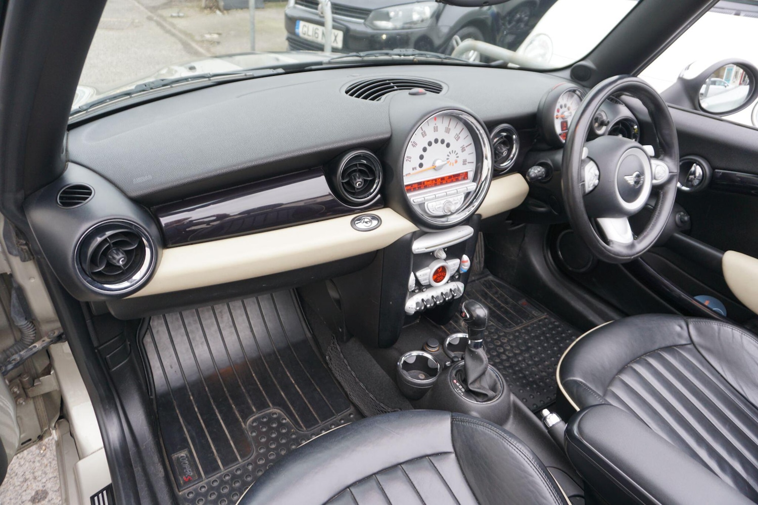 Used MINI Convertible 2009 for sale - 77598089: Photo 20
