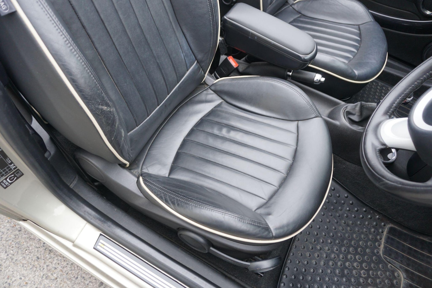 Used MINI Convertible 2009 for sale - 77598089: Photo 22