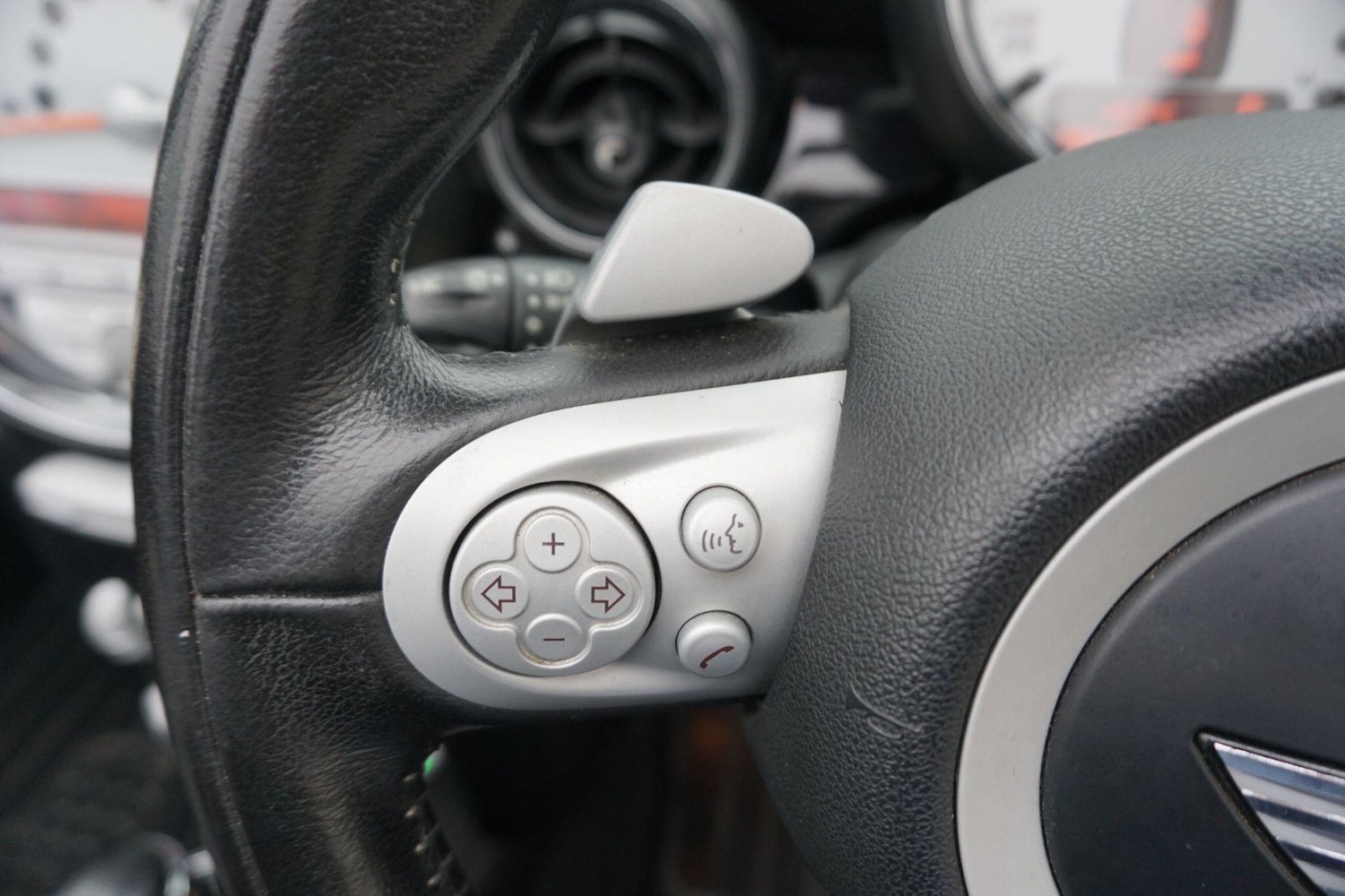 Used MINI Convertible 2009 for sale - 77598089: Photo 27