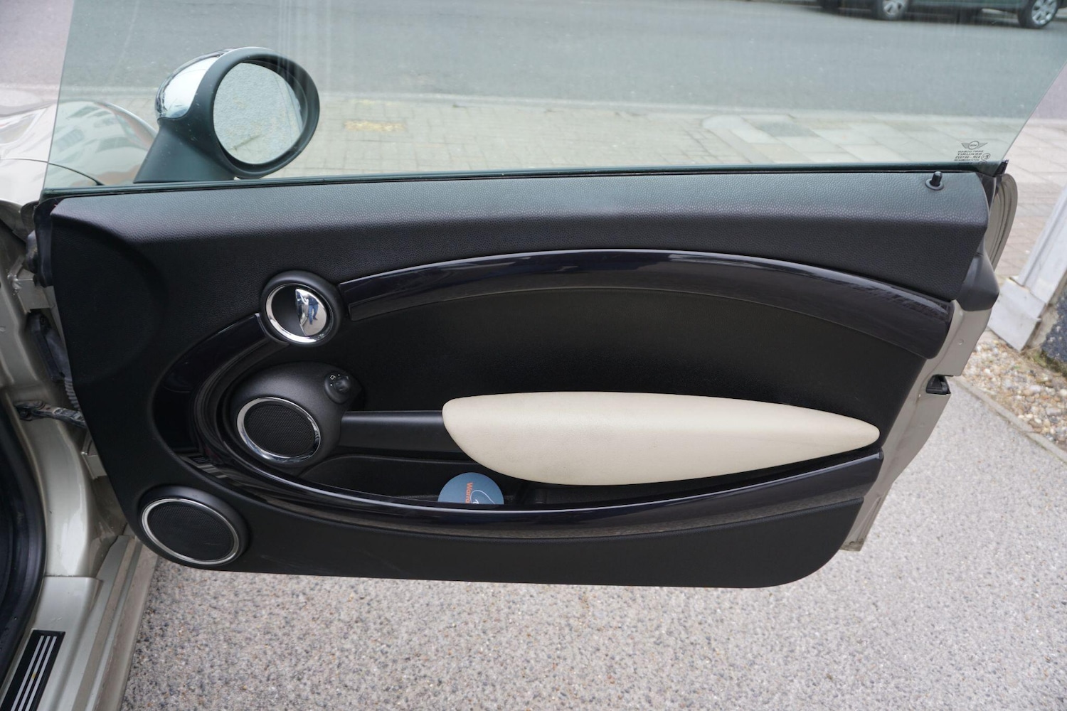 Used MINI Convertible 2009 for sale - 77598089: Photo 29