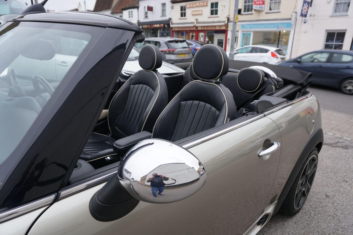 Used MINI Convertible 2009 for sale - 77598089: Photo 43