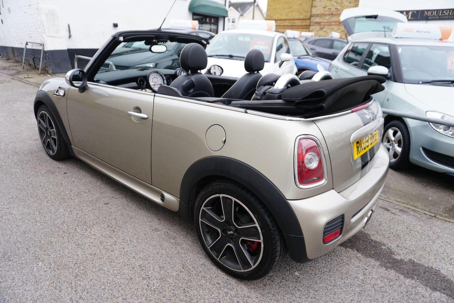 Used MINI Convertible 2009 for sale - 77598089: Photo 5