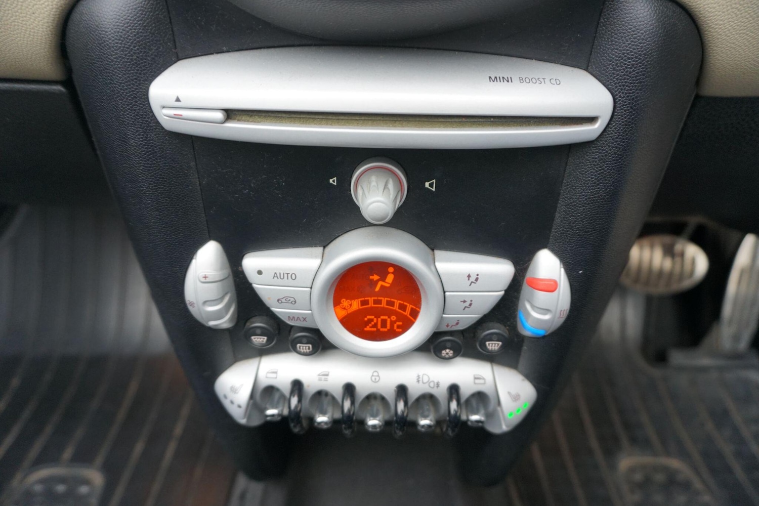 Used MINI Convertible 2009 for sale - 77598089: Photo 54